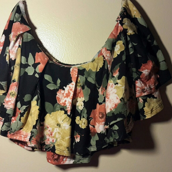 2/$20🌹3/$30 Floral Off Shoulder Top🌹 - Picture 5 of 7